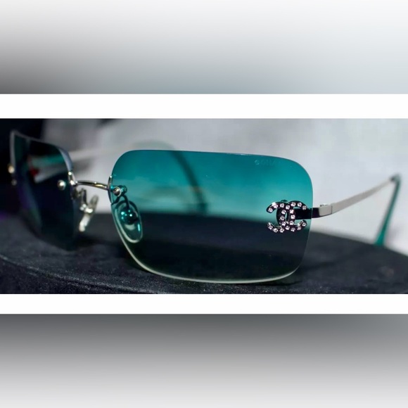 💯Auth Chanel 4017-D Swarovski Crystal Double C Sunglasses in TEAL! SUPER RARE!! - Picture 5 of 16
